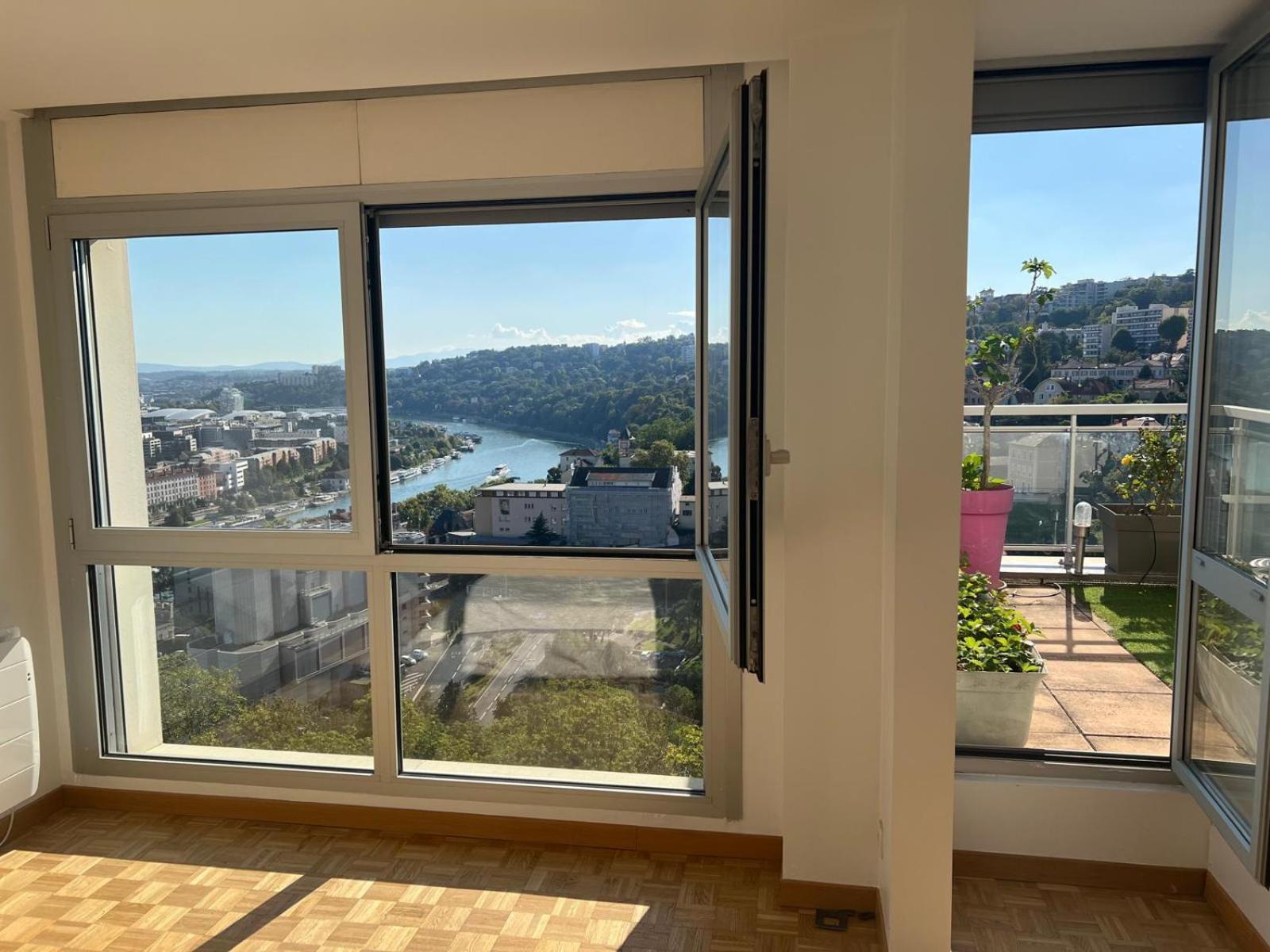 Dans Les Hauteurs De Proche Fourviere Chez L Séjour chez l'habitant