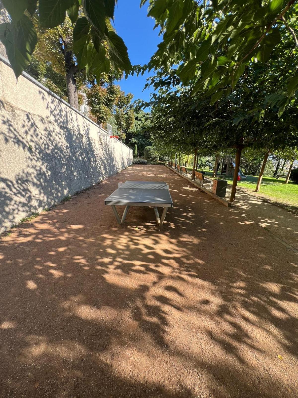 Dans Les Hauteurs De Proche Fourviere Chez L * Lione